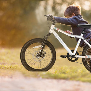 20 Inch Kids Mountain Bike, 7-Speed with Front Suspension