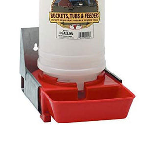 Little Giant 1-Gallon Impact Resistant Translucent Polyethylene Piglet Waterer - TRAPSKI
