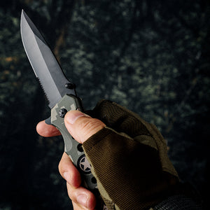 Star Pocket Knife with Serrated Blade & Camouflage Handle