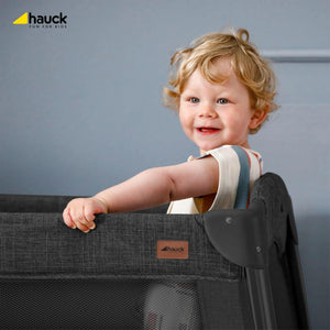 hauck Play N Relax Center Portable Baby Playard Crib with Travel Bag, Black - TRAPSKI