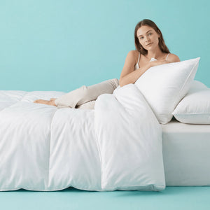 Sleepgram Supima 400 Thread Count Cotton Duvet Cover w/ Travel Bag, Queen, White