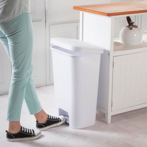 Sterilite 11.9 Gal Rectangle Step On Trash Kitchen Wastebasket, White (16 Pack)