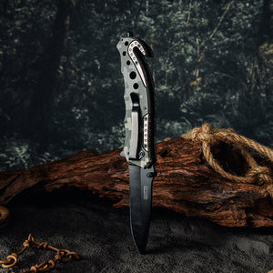 Star Pocket Knife with Serrated Blade & Camouflage Handle