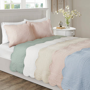 3 Piece Reversible Scalloped Edge Quilt Set - Blue King/Cal King