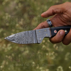 7.25” Handmade Forged Damascus Steel Full Tang Skinner Knife - Buffalo Horn Handle
