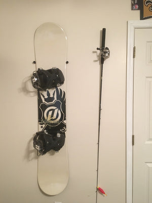 The Cinch Snowboard Display | Floating Rack | 1 Board