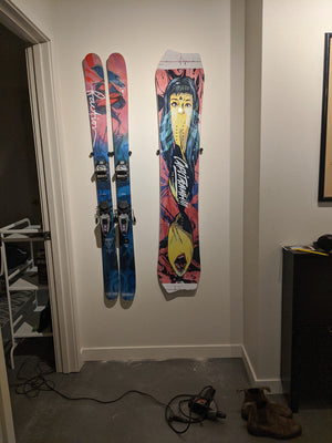 The Cinch Snowboard Display | Floating Rack | 1 Board