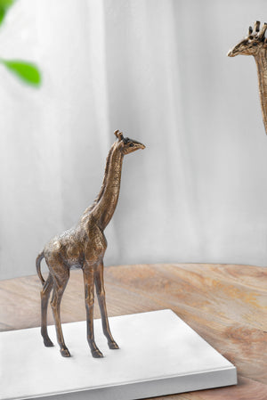 5.9x2.2x11.2" Giraffe Statuette, Animal Statue Décor