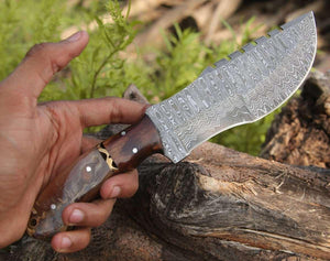 Blast Damascus Tracker Knife with Ram Horn Handle - TRAPSKI