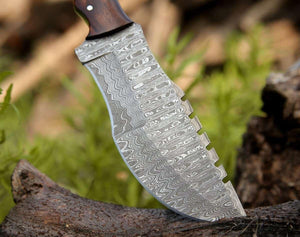 Blast Damascus Tracker Knife with Ram Horn Handle - TRAPSKI
