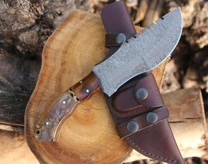 Blast Damascus Tracker Knife with Ram Horn Handle - TRAPSKI