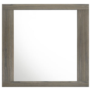 4 Piece Queen Bedroom Set With Built In Storage And Mirror - Oak