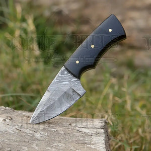 Handmade Damascus Steel Skinner Knife - Resin Handle - 5.5" Full Tang Damascus Knife