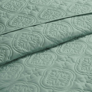 Seafoam 3 Piece Reversible Bedspread Set with Medallion Quilting - Full/Queen