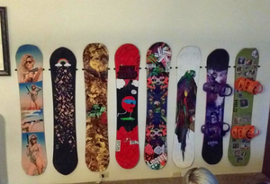 The Cinch Snowboard Display | Floating Rack | 1 Board