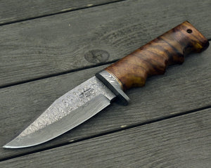 Vivid Damascus Hunting Knife with Exotic Rose Wood handle